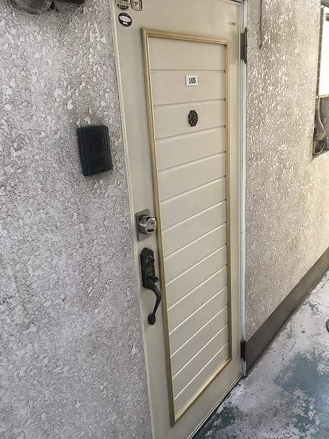 あるゾウパレス神明町の玄関