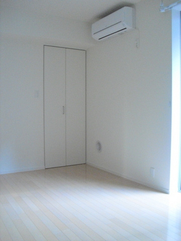 フォンテ　横濱の居間・リビング|洋室７帖　ウォークインクローゼット