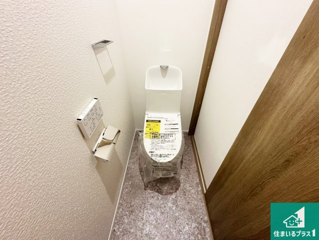 ●桜井市西之宮　新築一戸建てのトイレ|1・2階の2ヶ所にあるので、朝の忙しい時間の順番待ちもなく、深夜の利用にも大変便利です。