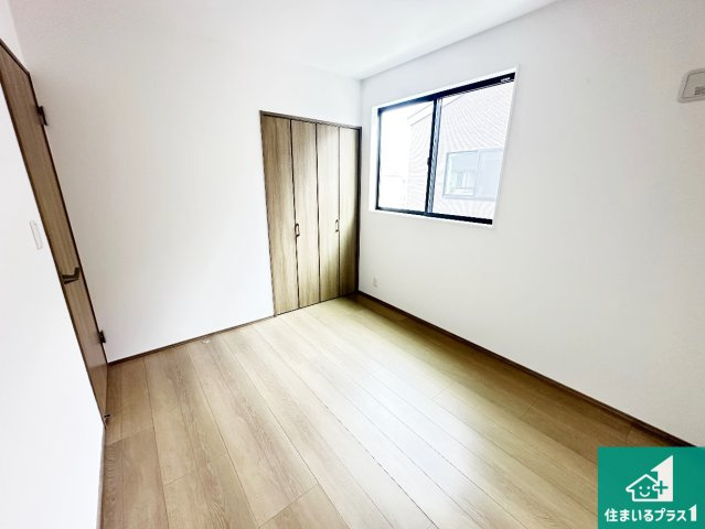 ●桜井市西之宮　新築一戸建ての洋室|シンプルな洋室は、自分好みのインテリアが楽しめます♪ご家族とインテリアや家具を選びに行くのは入居時の醍醐味の一つです。ぜひお楽しみください♪