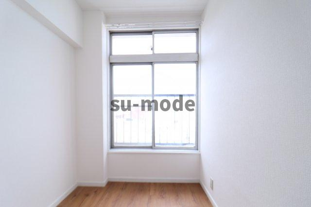 鳥飼マンションの洋室