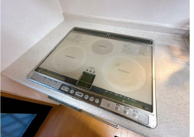八代市松崎町中古戸建のキッチン