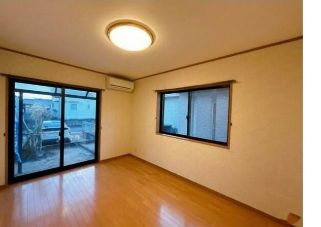 八代市松崎町中古戸建の洋室