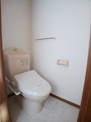 【トイレ】 | メゾンセレッソ　Ⅱ | 落ち着いた色調のトイレです
