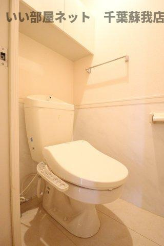 ミラベルコートのトイレ|落ち着いた色調のトイレです