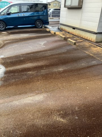 メゾンアルデバランの駐車場