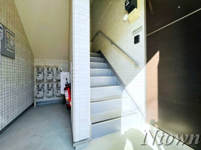 【ロビー】 | Loft10名駅 | 建物の内部です