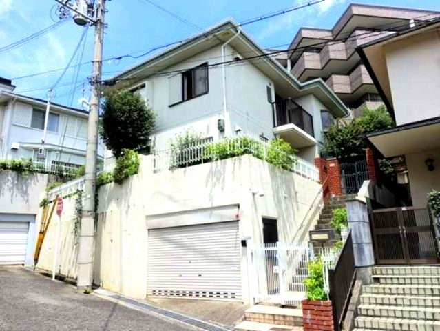 雲雀丘山手1丁目の外観|旧大成建設施工　鉄筋コンクリート造