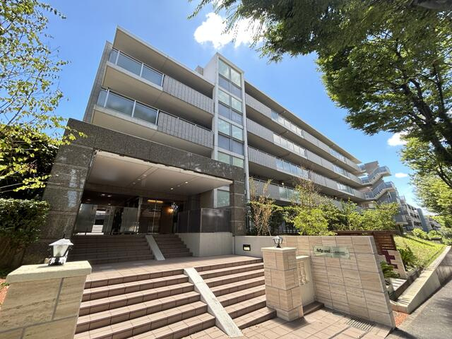 リグランド青葉台の外観
