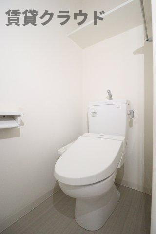 アーバンシャトー千葉のトイレ|落ち着いた色調のトイレです