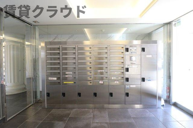 アーバンシャトー千葉のロビー|宅配ボックスがあると、自分の時間を有効活用できますね！