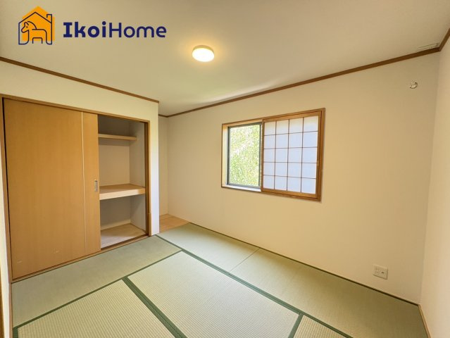神戸市西区桜が丘西町2丁目　中古戸建の内装|【ホームページに現地動画掲載中】●年中無休：当日予約可●和室6帖です。大きな押入れも魅力です。