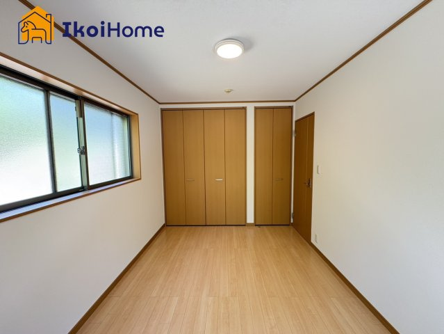 神戸市西区桜が丘西町2丁目　中古戸建の子供部屋|【ホームページに現地動画掲載中】●年中無休：当日予約可●大型収納ございますので、お洋服など収納可能！
