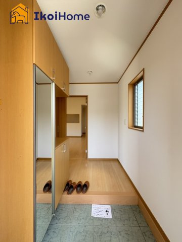 神戸市西区桜が丘西町2丁目　中古戸建の収納|【ホームページに現地動画掲載中】●年中無休：当日予約可●玄関には大きなシューズボックスが完備♪