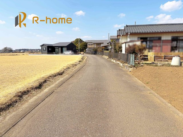 つくば市東光台2期　新築戸建て　1号棟の前面道路含む現地写真|『今から見たい！』大歓迎です♪
お気軽にＲ－ｈomeまでお問い合わせください。