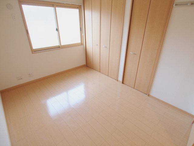 ローズコートHATAKA D棟の寝室