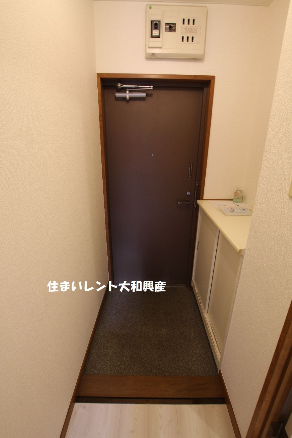 ロイヤルハウス２の玄関