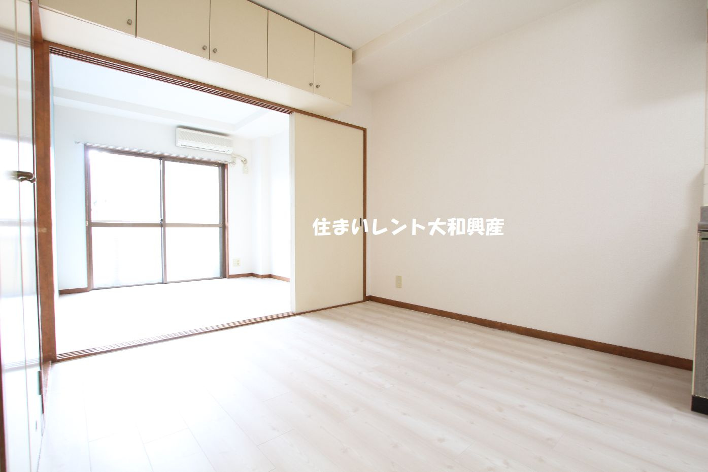 ロイヤルハウス２の居間・リビング