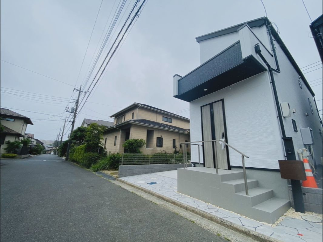 成田市中台12期　全2棟　新築戸建の前面道路含む現地写真