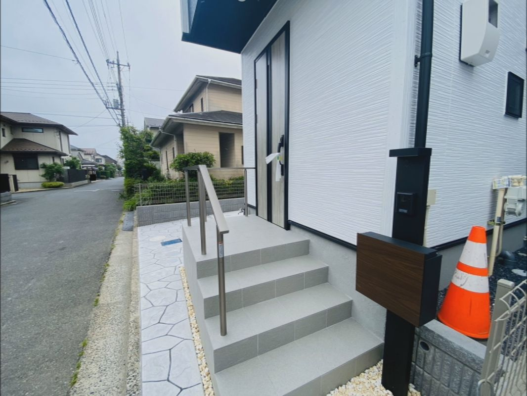 成田市中台12期　全2棟　新築戸建のエントランス