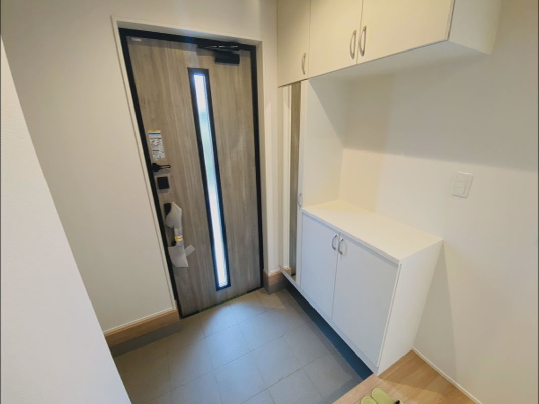 成田市中台12期　全2棟　新築戸建の玄関