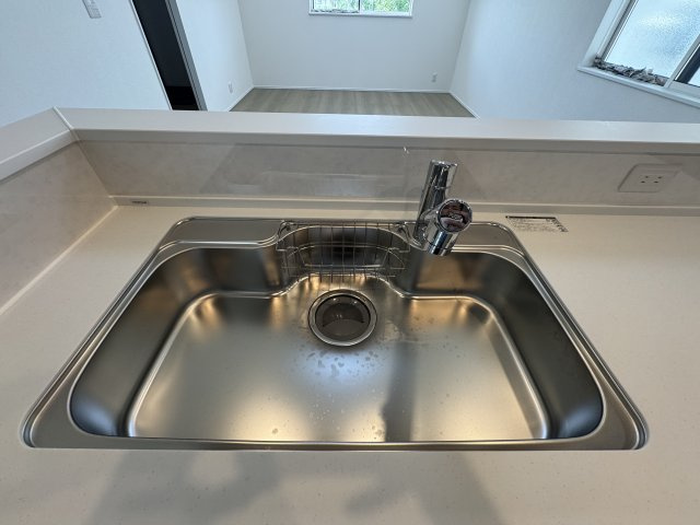 豊見城市名嘉地（全3棟）ラスト2号棟のキッチン|2号棟　浄水器付き♪