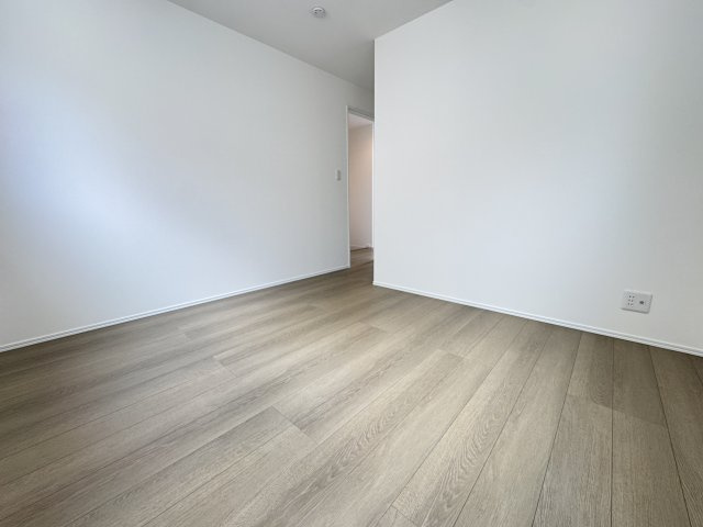 豊見城市名嘉地（全3棟）ラスト2号棟の洋室|2号棟　洋室6.04帖＋CL付き♪