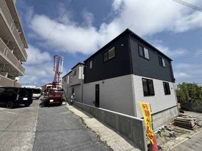【前面道路含む現地写真】 | 豊見城市名嘉地（全3棟）2号棟 | ※北側4m道路♪
