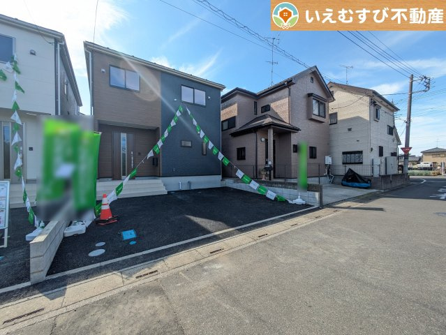 Cradle garden　鴻巣市筑波第5の駐車場|駐車スペース完備
しっかり舗装してある駐車スペースで天気が悪く足元が悪い日でも乗り降りしやすい♪
