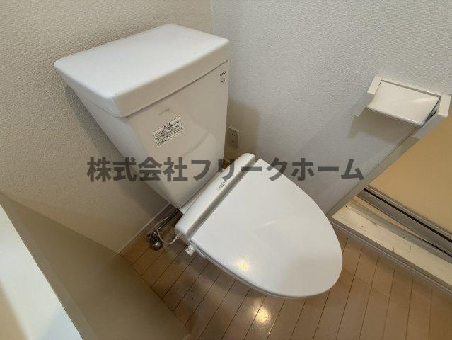 武蔵野市中町２丁目の賃貸マンションのトイレ