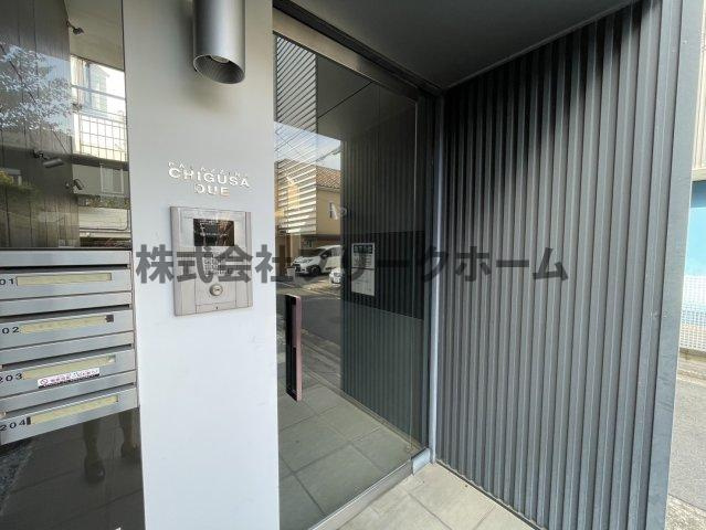 武蔵野市中町２丁目の賃貸マンションのエントランス