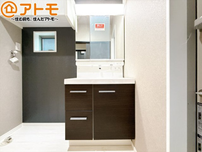 【独立洗面台】 | 駿河区馬渕3丁目　新築戸建　A号棟 | 壁付け水栓の洗面台は水垢がたまりにくく、お掃除がしやすいですね♪