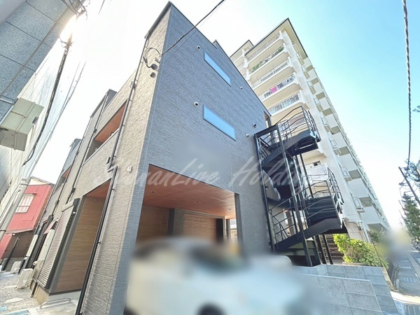 平塚市浅間町のアパートの外観