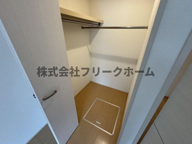 小金井市緑町１丁目のアパートの収納