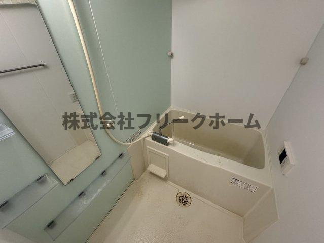 小金井市緑町１丁目のアパートの浴室