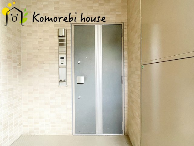 アドグランデ大宮宮原の玄関|明るい玄関です