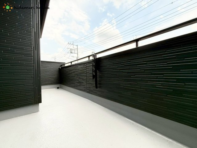 上尾市上尾下4期　新築戸建　グラファーレ01のバルコニー