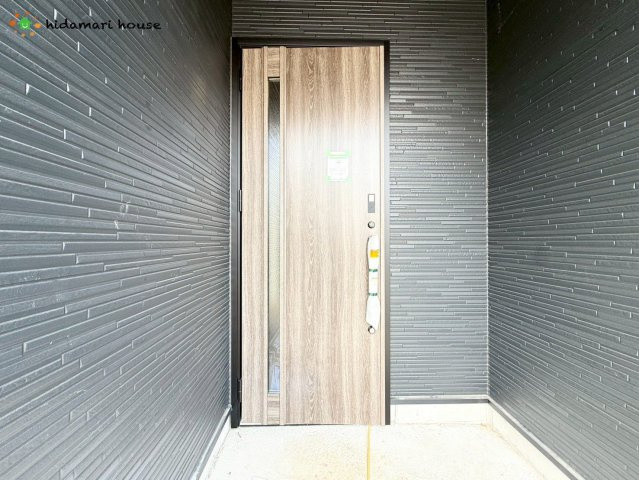 上尾市上尾下4期　新築戸建　グラファーレ01の玄関