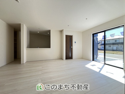 【居間・リビング】 | LievleGarden.S古河市下辺見第6　 | 陽当たり良好な開放感のある大きなリビング♪