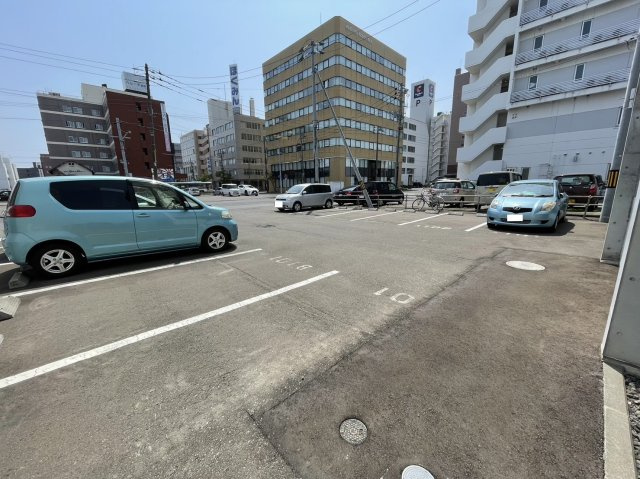 セントウレアの駐車場