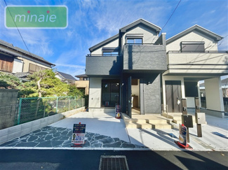 【外観】 | 小学校5分　中学校5分　食洗機付　太陽光設置　鷺沼３　2号棟 | 販売現地　洗練されたデザインが映える外観