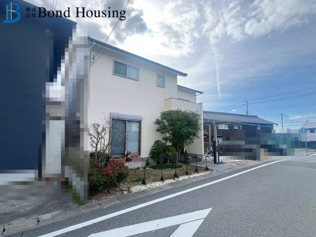 勝美住宅施工の注文住宅　大久保町大窪　中古戸建の前面道路含む現地写真