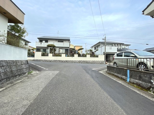 鹿児島市桜ケ丘三丁目土地の前面道路含む現地写真