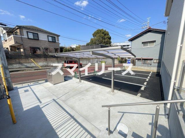 フルール・メゾンの駐車場
