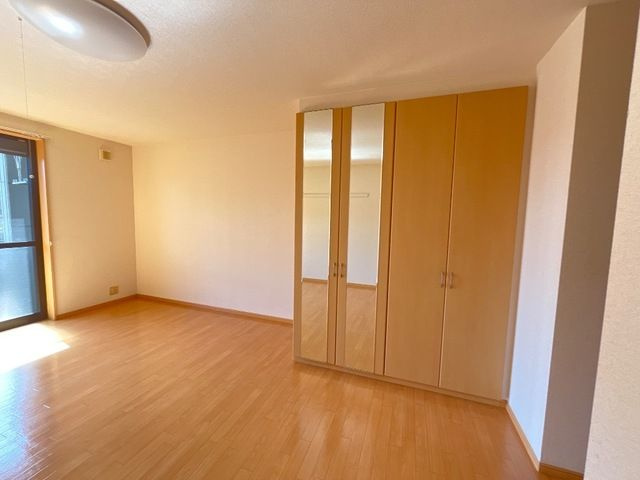 ルミナスコートの居間・リビング|こちらの居間で趣味の時間をお楽しみください