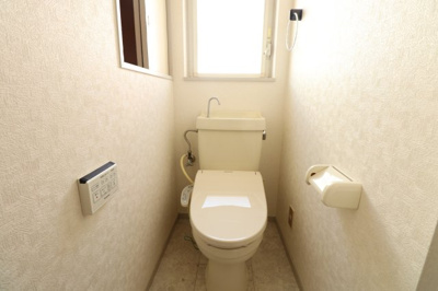 【トイレ】 | 増尾7丁目　貸家 | 1階トイレは温水洗浄便座付になります