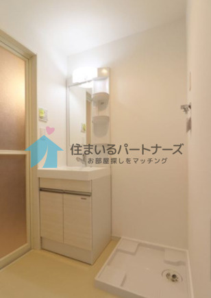 ラルヴェールⅢの洗面所|忙しい朝には欠かせない洗面所です