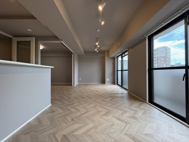 吹田市江坂町５丁目の賃貸マンションの居間・リビング