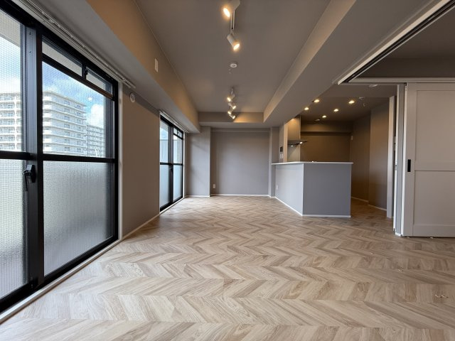 吹田市江坂町５丁目の賃貸マンションの居間・リビング