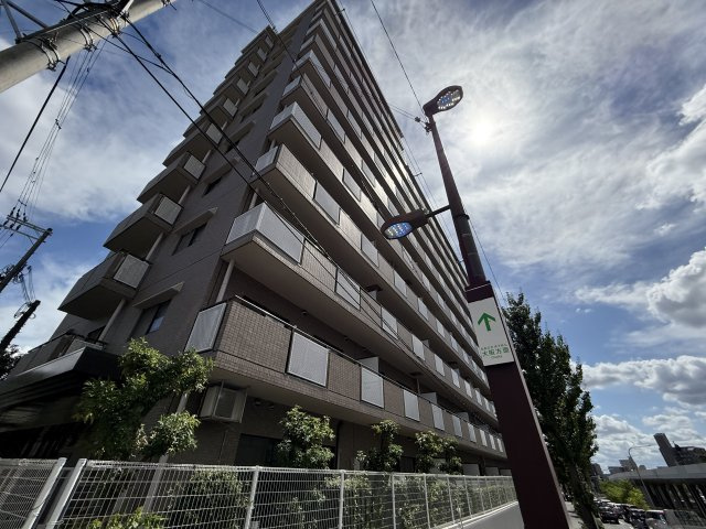 吹田市江坂町５丁目の賃貸マンションの外観